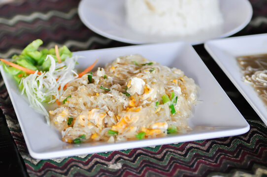 stir fried noodles or stir fried vermicelli or Cellophane noodles or Stir fried glass noodles with egg and vegetable