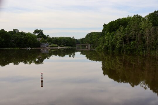 The peaceful lake in the park in the evening.