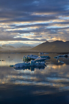 Sunset at Jokulsarlon Glacier Lagoon at the foot of Vatnaj&ouml;kull Glacier, Iceland