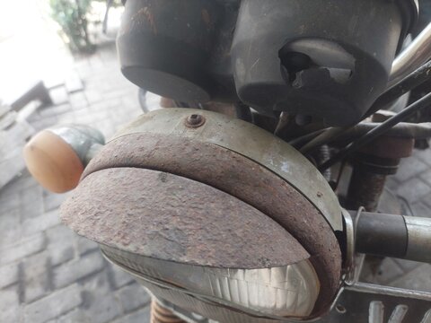 Unique Old and Rusty Three Wheeler Tricycle Headlight