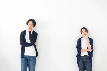 Fotobehang Bosdieren 悩む夫婦　カップル  © naka