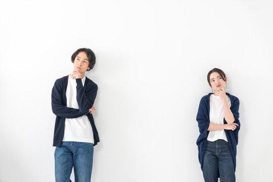 悩む夫婦　カップル