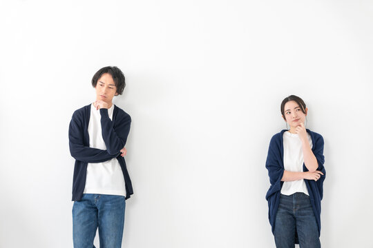 悩む夫婦　カップル