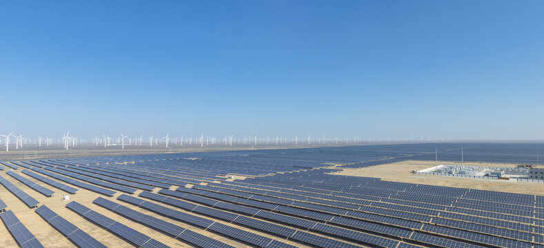 Panoramic Solar Wind and Energy Storage Integrated Farm in Desert Gobi