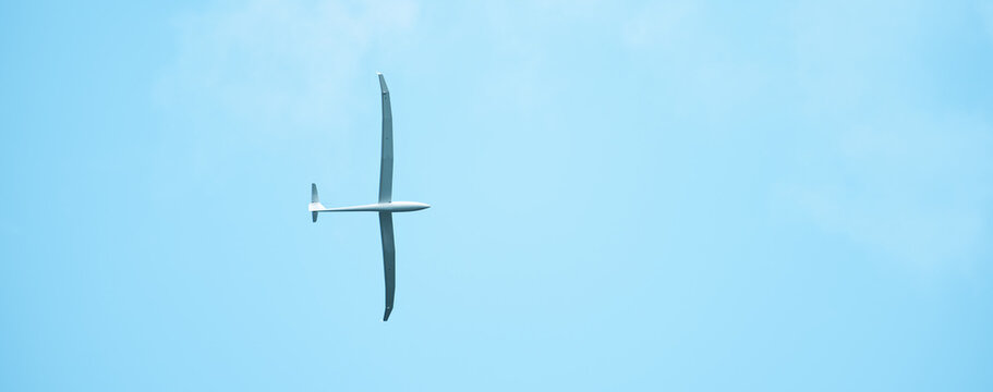 Adventure and freedom in a soaring glider