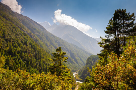 Beautiful view of Himalaya mountains, Nepal. Khumbu valley, Everest region, Sagarmatha national park. Autumn landscape