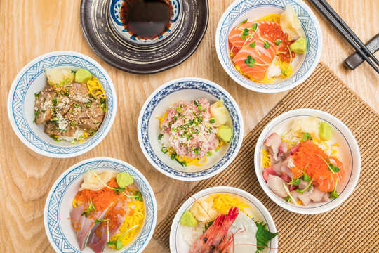 Assorted mini seafood don bowls set
