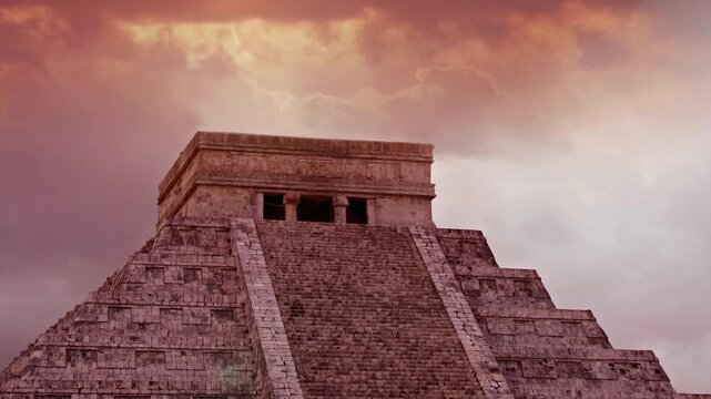 The Mayan pyramid at Chichen Itza , Yucatan Mexico
