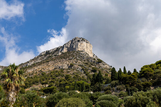 Panoramic view of the summit of T&ecirc;te de Chien from the town of Cap-d'Ail.