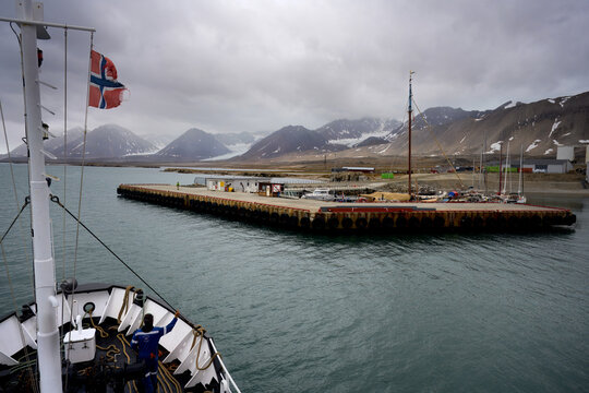 Ny-Alesund port and Marina, Spitsbergen Island, Svalbard Archipelago, Norway