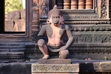 Fototapeta premium in a ruined buddhist and hindu khmer temple (banteay srei) in angkor in siem reap in cambodia 
