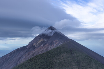 Vista de volcan de fuego desde Acatenango © Dami Molina H