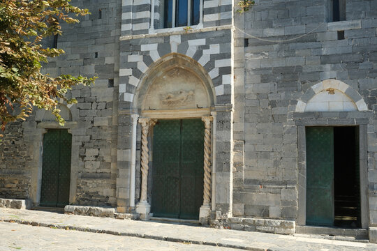 La chiesa di San Lorenzo a Portovenere in provincia di La Spezia, Liguria, Italia.