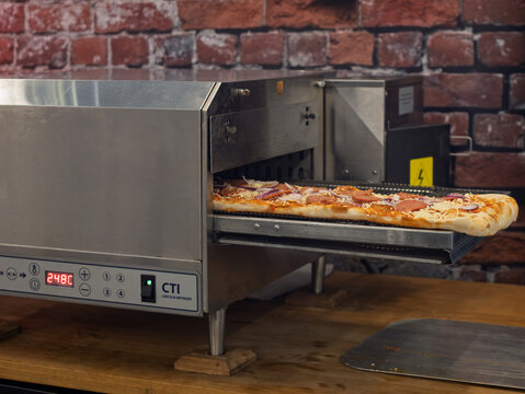 CTI Lincoln Impringer Pizza Oven for Efficient Cooking