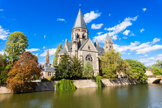 Temple Neuf or New Temple church and Moselle river in Metz, France.