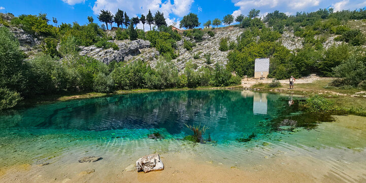 Wonderful, mystical photos of a spring in Cetina, Croatia, which looks like a blue eye set against the landscape 