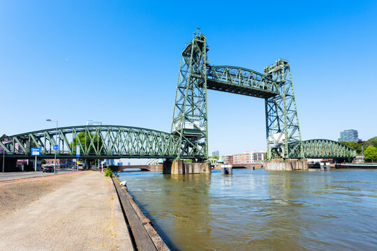 Koningshavenbrug De Hef bridge in Rotterdam, Netherlands