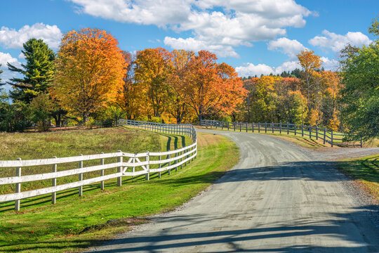 Vermont countryside in autumn - Pomfret