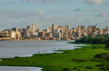 Obraz premium Porto Alegre Skyline Along Guaiba Waterfront Brazil April 12 2005