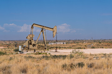 Permian Basin 9-13-2026 Loco Hills NM USA  Pump jack extracting crude oil from the Permian Basin in SE New Mexico © robin