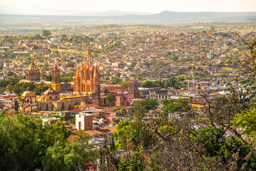 Fototapeta premium View from the viewpoint of Cathedral of San Miguel Arcangel, Parroquia de San Miguel Arcangel in of the city of San Miguel De Allende, Guanajuato, Mexico.