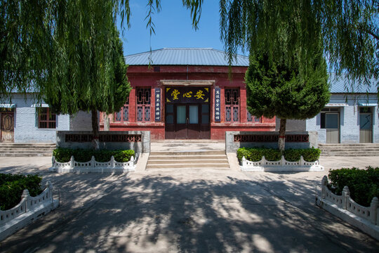 Buddhist temple doors