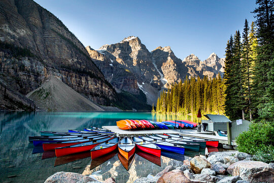 lake louise banff national park