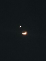 The crescent moon looks beautiful alongside Venus. © Haeruman_98