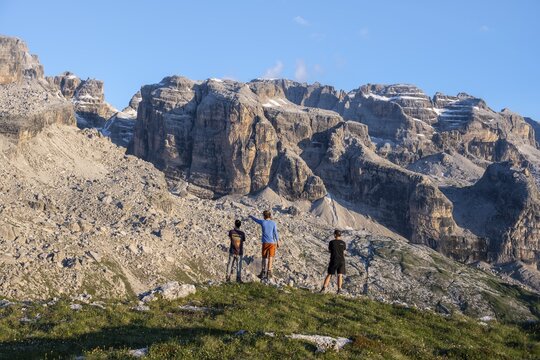 Hikers on the Grost&eacute; Plateau, mountain peaks of the Brenta Mountains, Brenta, Brenta-Adamello Natural Park, Trentino, Italy