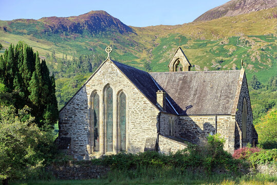 St Mary&rsquo;s Church, Beddgelert, a historic medieval church and former Augustinian priory in the spectacular Snowdonia landscape of North Wales.