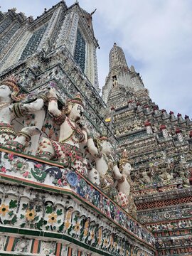What an admiring temple! Located in Thailand, this place attracts so many tourist to visit. You can snap photo in every corner.