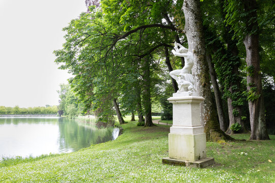L'histoire de France se d&eacute;voile au ch&acirc;teau et dans le parc de Fontainebleau.