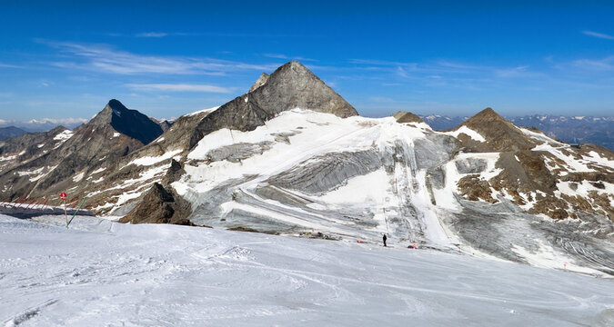  View of the Hintertux Glacier and the Olperer mountain (3.476 m.) from the Gefrorenen Wand