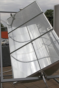 Parabolic Mirror Trough Solar Power Concretrator CSP Technology