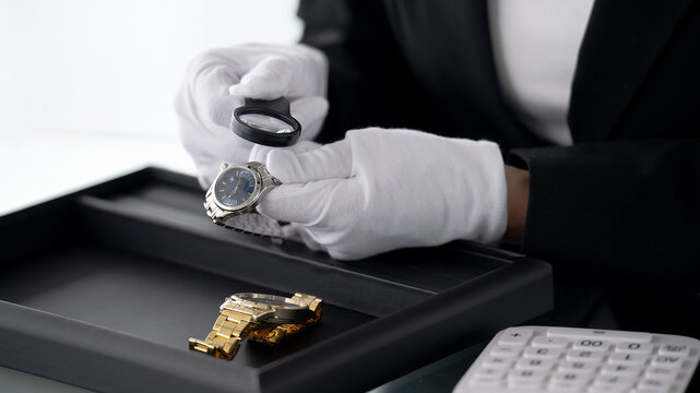 高級腕時計を査定する買取サービスのイメージ, Luxury Watch Appraisal and Purchase Service Concept