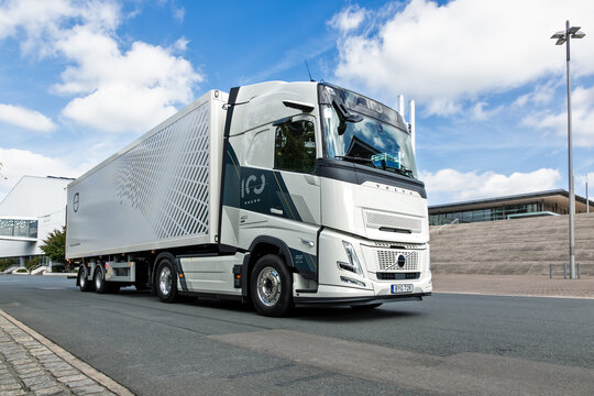 Volvo FH 460 heavy-duty commercial truck