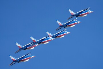 Obraz premium Patrouille de France avions en vol sans fumigène