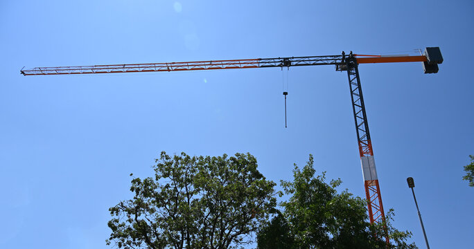 construction of a large building