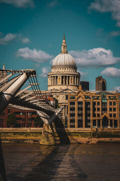Millenium Bridge to St. Pauls