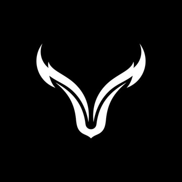 Head horn deer antlers stag bull buffalo cow taurus logo design