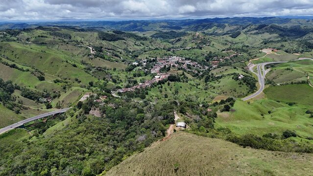 Panorama a&eacute;reo del municipio de Maceo, Antioquia, Colombia capturado con dron