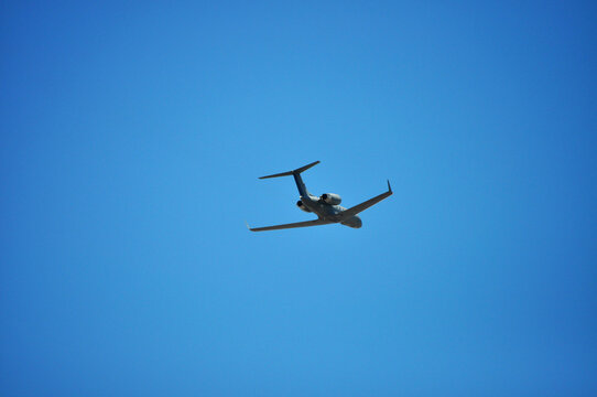 Gulfstream IV (G-IV), a long-range executive jet