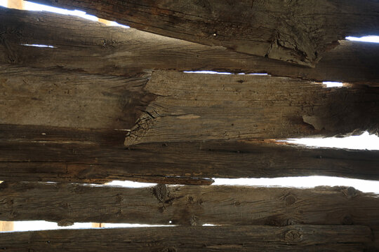 techo pared muro separador de tablas tablones de madera verticales 4M0A3184-as26