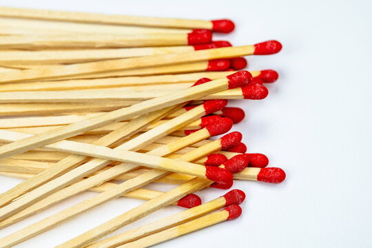 Fiammiferi di sicurezza con capocchia rossa di zolfo