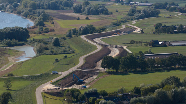 Aerial view of Sterke Lekdijk Reinforcement Between Amerongen and Wijk bij Duurstede
