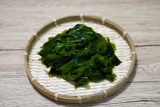 シャキシャキ食感の茹でたてわかめ