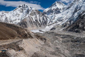 Obraz premium Himalayas range with Khumbu glacier nearly Everest base camp, Nepal. Climate change is causing the highest glacier on Mount Everest to melt at a rapid pace.