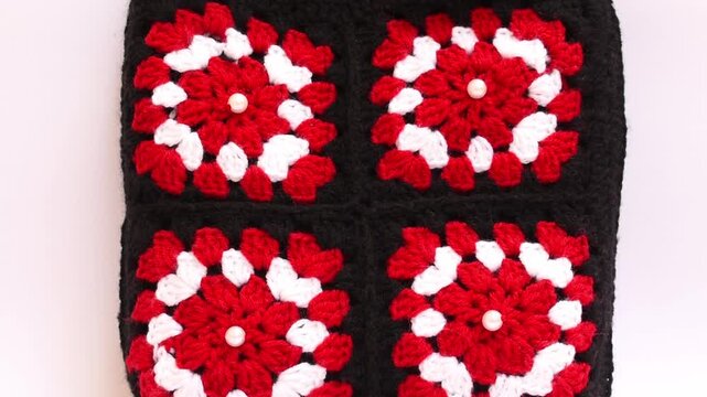 beautiful crochet pattern hand bag