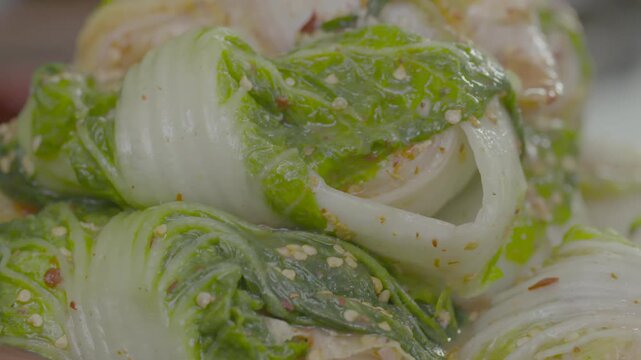 김장 김치 백김치 전통 한식 배추 절임배추 양념 소 김장철 발효식품 발효 전통음식 한국음식 식재료 반찬 유네스코인류무형문화유산 김장문화 손맛 정성 가정식 항아리 옹기