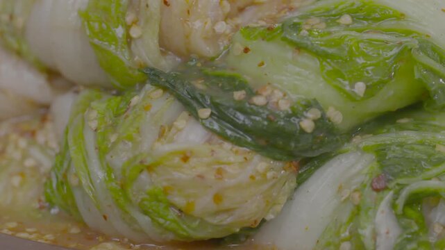 김장 김치 백김치 전통 한식 배추 절임배추 양념 소 김장철 발효식품 발효 전통음식 한국음식 식재료 반찬 유네스코인류무형문화유산 김장문화 손맛 정성 가정식 항아리 옹기
